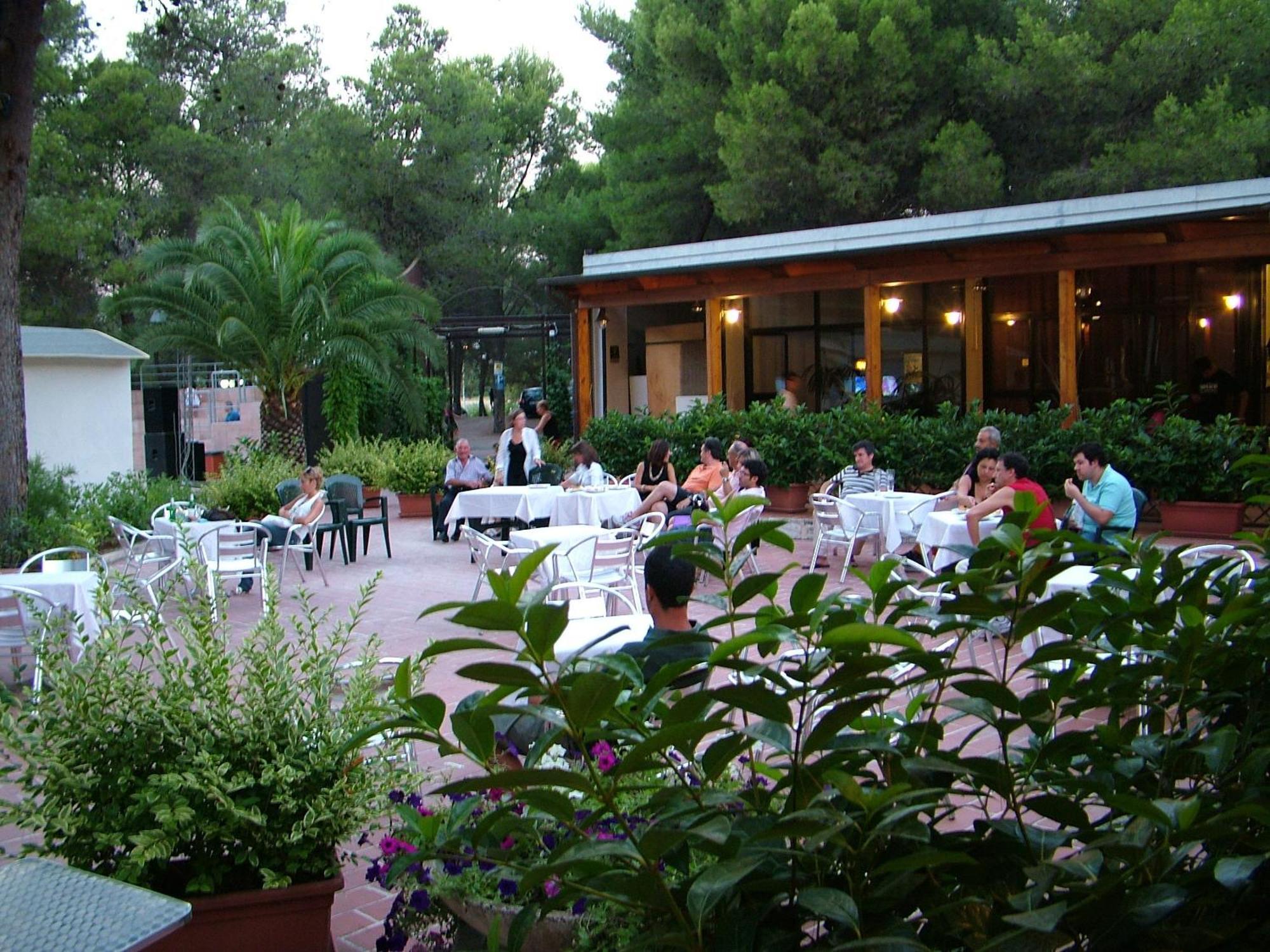 Riva Dei Greci Camping Village Metaponto Oda fotoğraf
